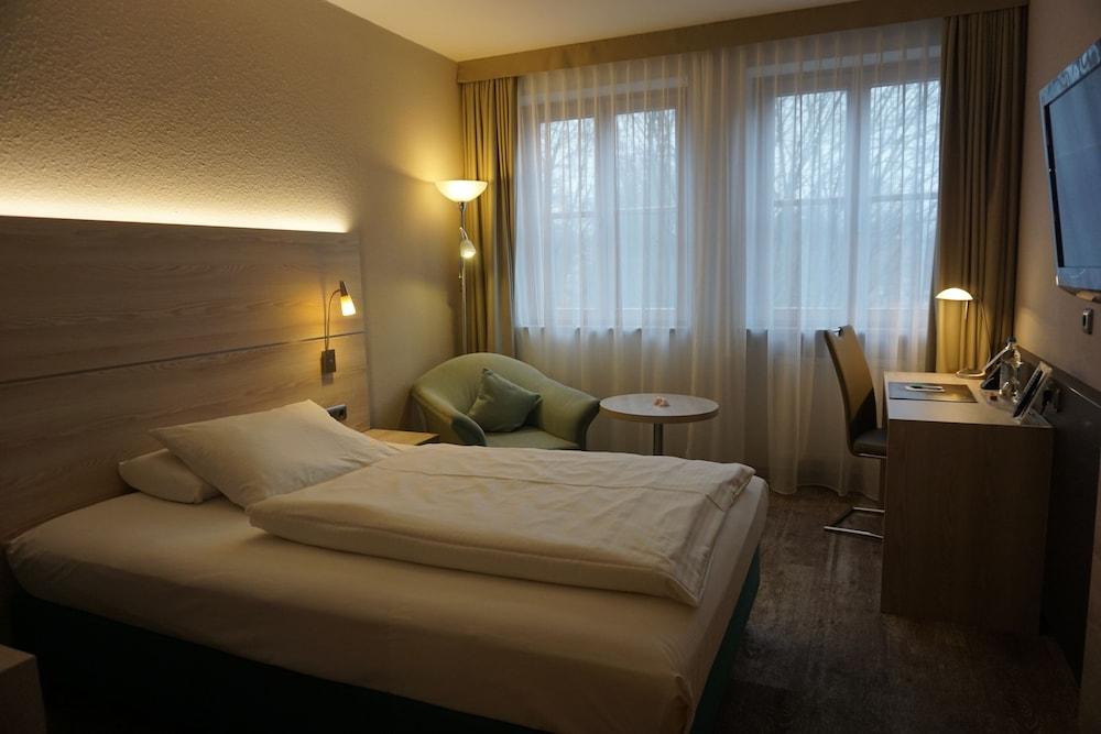 Hotel Kastanienhof Erding Exterior foto
